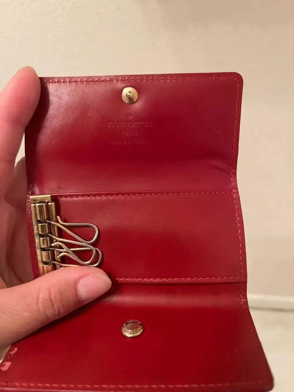 Louis Vuitton Monogram Vernis Multicles 4 Key Holder in Pomme D'Amour Red